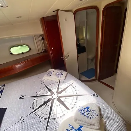 Lares Yachting Tekne