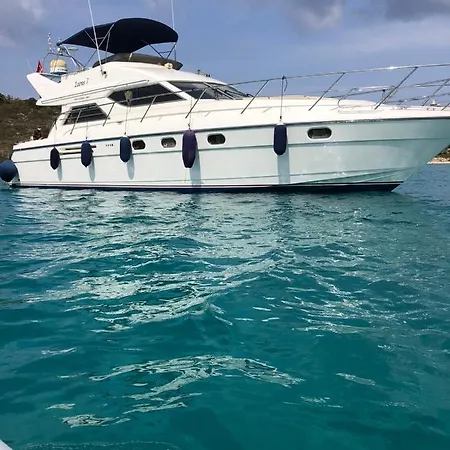 Lares Yachting * Çeşme