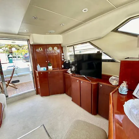 Lares Yachting Tekne *