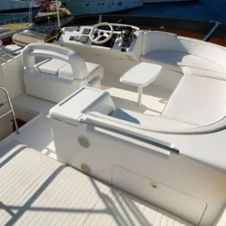 Lares Yachting * Кешме